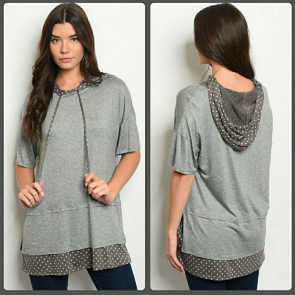 📦⚪  Gray polka dot , hooded top!